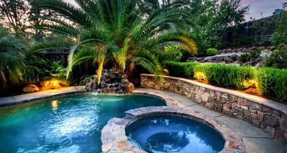 Luxury Vacation Villa with Salt water Pool and Spa.