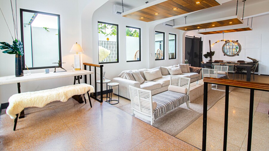 Villa Azure Ocean Suites