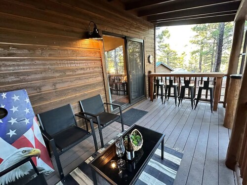 Show Low Cottage Hideaway-Cozy Cabin w/Fireplace