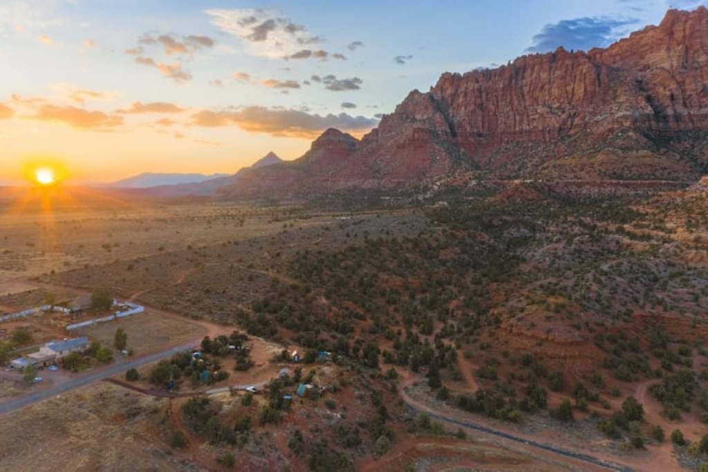 Narrows AFrame Canyon Views, Near Zion & Bryce, Hildale, UT Vacation