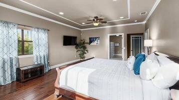 5 habitaciones, tabla de planchar con plancha, wifi y ropa de cama