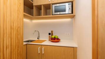 Deluxe Studio, 1 Double Bed, Mountain View | Private kitchenette | Microwave, electric kettle