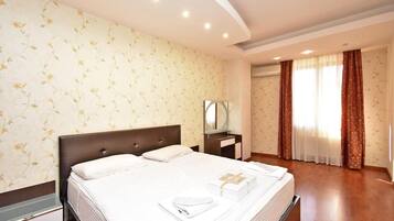 2 bedrooms, desk, soundproofing, iron/ironing board