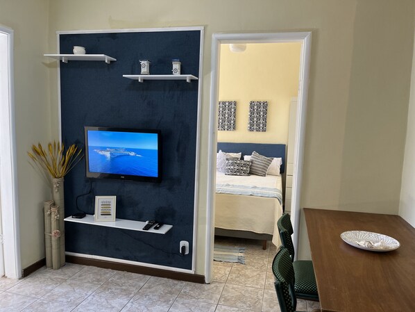 2 Schlafzimmer, Schreibtisch, Bügeleisen/Bügelbrett, WLAN