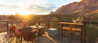 Zion EcoCabin: Private Hot Tub, Zion Canyon Views