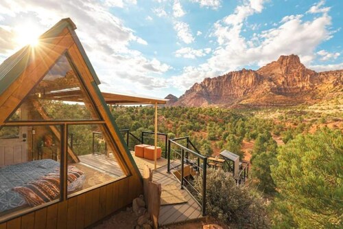 Zion EcoCabin: Private Hot Tub, Zion Canyon Views