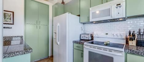 Condo, 1 Bedroom | Private kitchen | Coffee/tea maker, fridge, oven, toaster