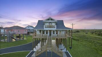 House, 4 Bedrooms | Exterior