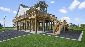 House, 4 Bedrooms | Exterior