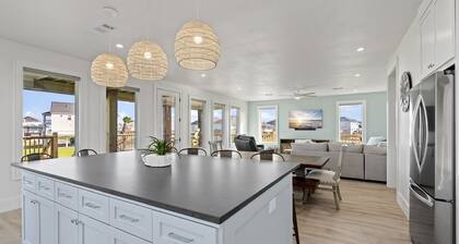 The Big Shore 4 Bedroom Home by RedAwning