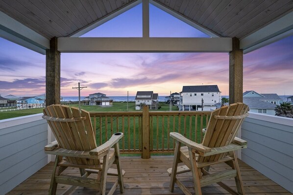 House, 4 Bedrooms | Property grounds - The Big Shore 4 Bedroom Home by RedAwning (Port Bolivar)