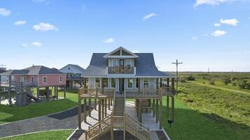House, 4 Bedrooms | Exterior