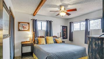 House, 4 Bedrooms | 4 bedrooms, minibar, desk, laptop workspace