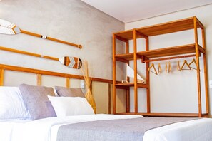4 bedrooms, iron/ironing board, Internet, bed sheets