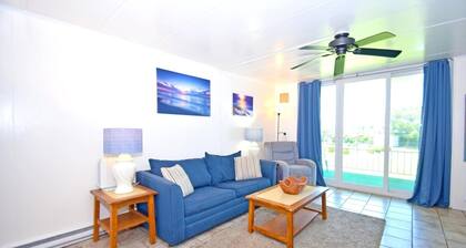 Bay Colony 16 1 Bedroom Condo by RedAwning