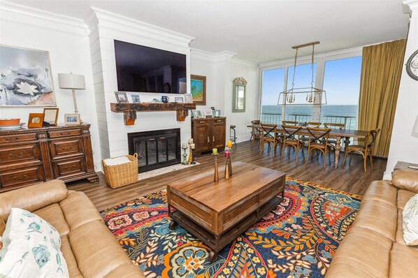 Condo, 3 Bedrooms | Living area