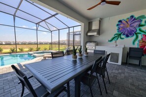 تناول الطعام بالخارج