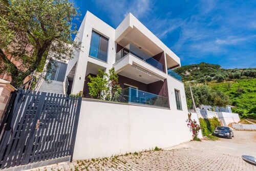 Exclusive Seafront Apartments | Apartment 3 by PikHost