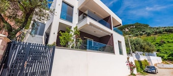Exclusive Seafront Apartments | Apartment 3 by PikHost