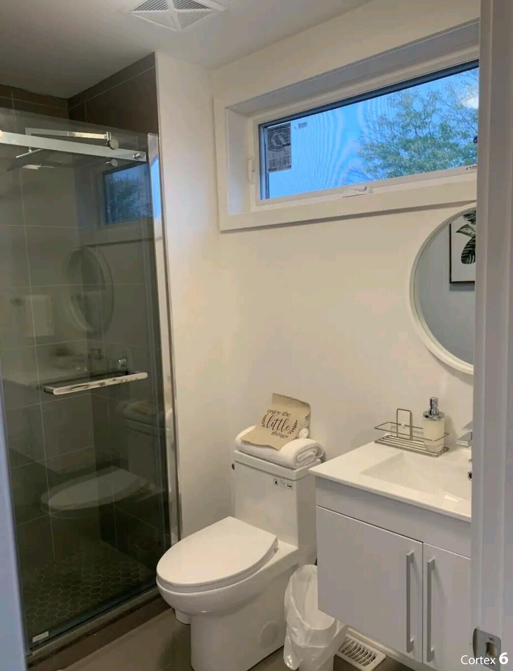 タオル、石鹸、シャンプー、トイレットペーパー