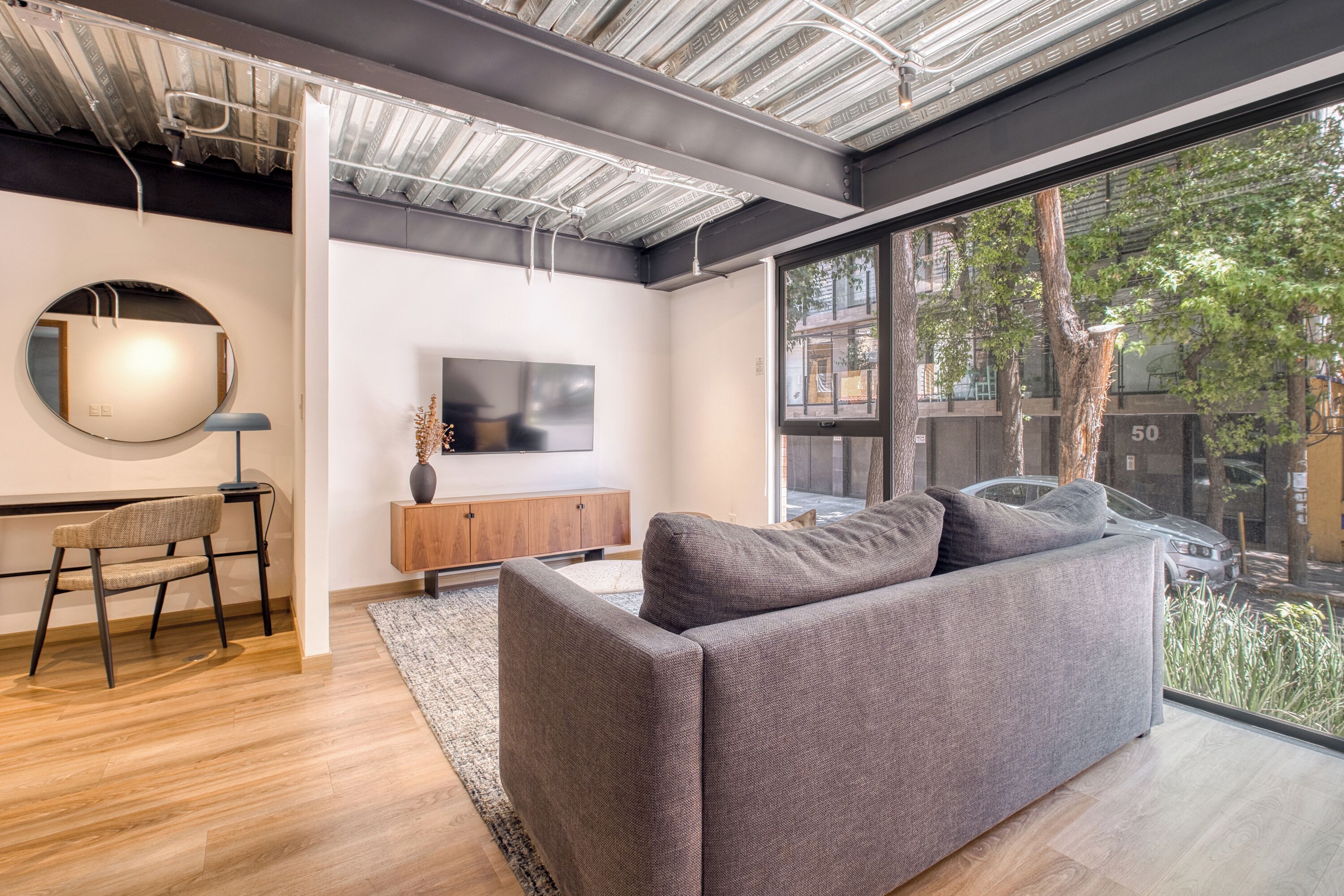 Deluxe-lejlighed | Stue | 50-tommers smart-tv med digitale kanaler, Netflix, streamingtjenester