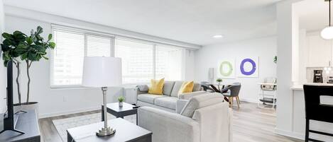 Apartemen Keluarga | 3 kamar tidur, seprai premium, dan setrika/meja setrika