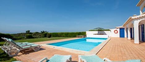 Piscine extérieure, piscine chauffée