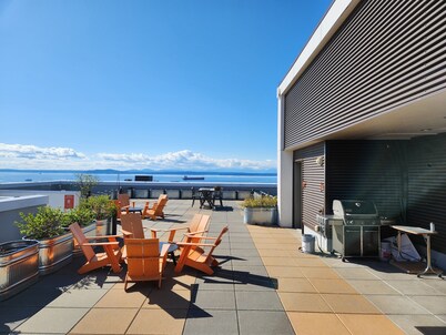 Queen Anne Abode ★ 1 Block from CPA! ★ Free Parking!