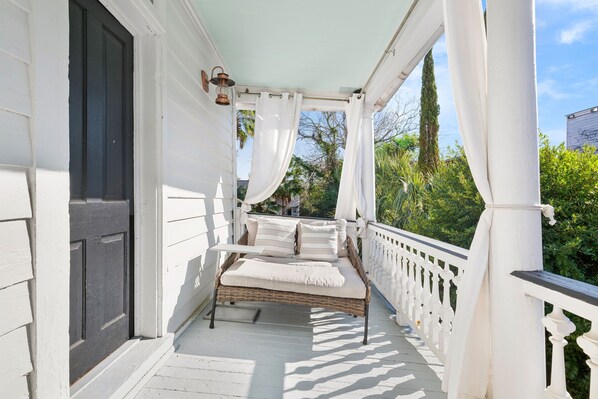 Terrace/patio - Backyard Serenity, Balcony Views | Palmetto House (Charleston)