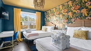 3 slaapkamers, een strijkplank/strijkijzer, internet