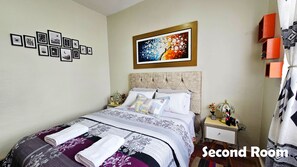 2 bedrooms, iron/ironing board, WiFi, bed sheets