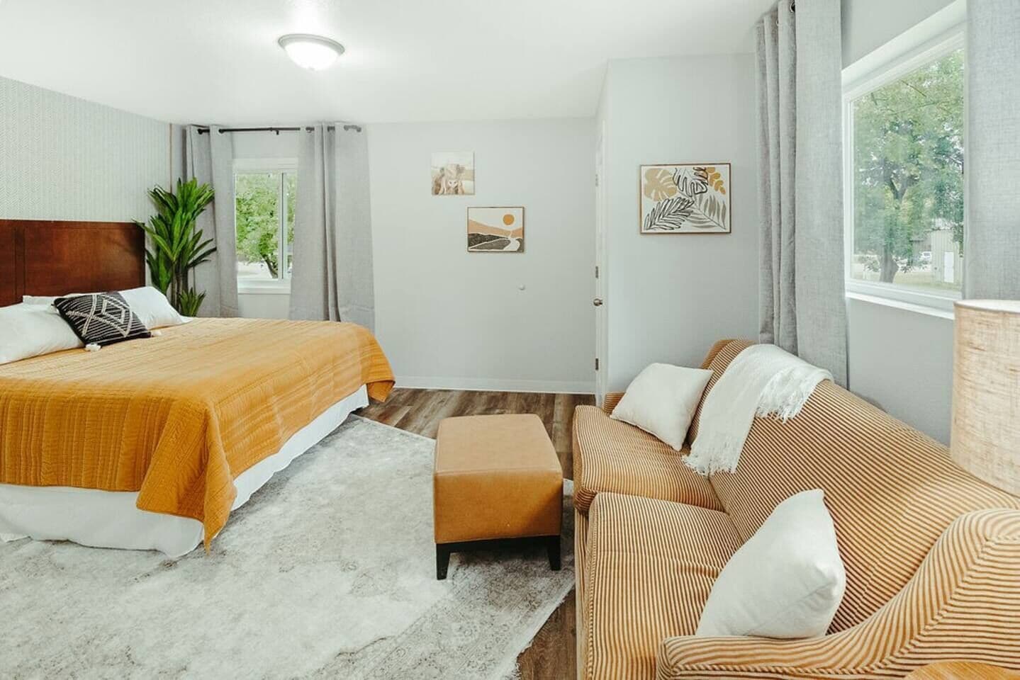 Washington Manor Room #10