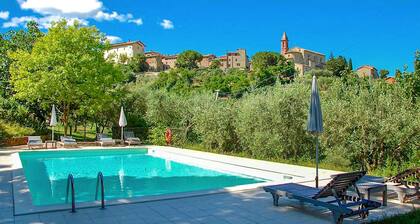 4 bedroom lovely apartment in Paciano