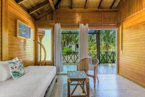 Suíte, 2 quartos | 2 quartos, cofres nos quartos, ferros/tábuas de passar roupa