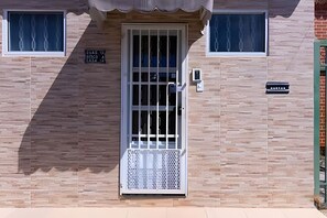 Exterior detail - OZPED Flats Particulares Casa Cruzeiro (Cruzeiro)