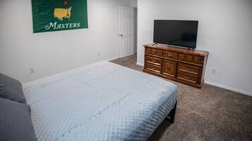 3 habitaciones, escritorio, tabla de planchar con plancha y wifi