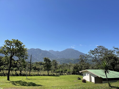 Casa Danta:  Hospedaje en medio del Corredor Biológico Tenorio - Miravalles