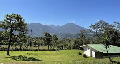 Casa Danta: Hospedaje en medio del Corredor Biológico Tenorio - Miravalles
