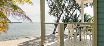 Quiet Beachfront Retreat: Gorgeous Views