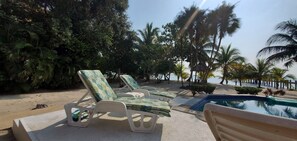 Pool - Sunny Bungalow 1 Bedroom- Pool- Beachfront-Relax (Placencia)