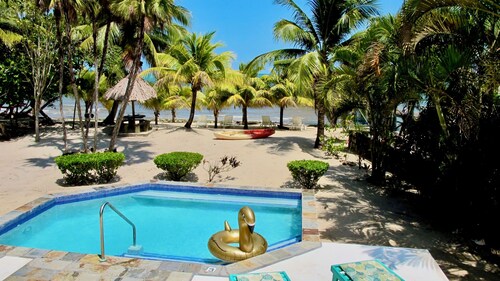 3BR Beachfront Villa w/ Private Plunge Pool & BBQ