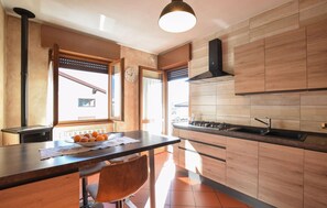Fridge, microwave, stovetop, dishwasher - Nice apartment in Bagolino, fraz. Ponte (Bagolino, fraz. Ponte)