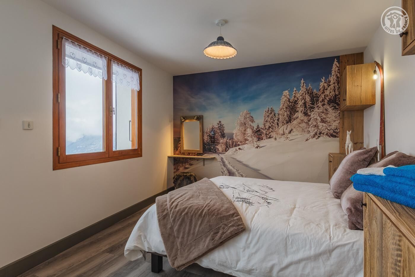 3 slaapkamers, een strijkplank/strijkijzer, reisbedje, gratis wifi