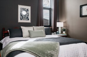 4 soveværelser, skrivebord, strygejern/strygebræt, weekendseng