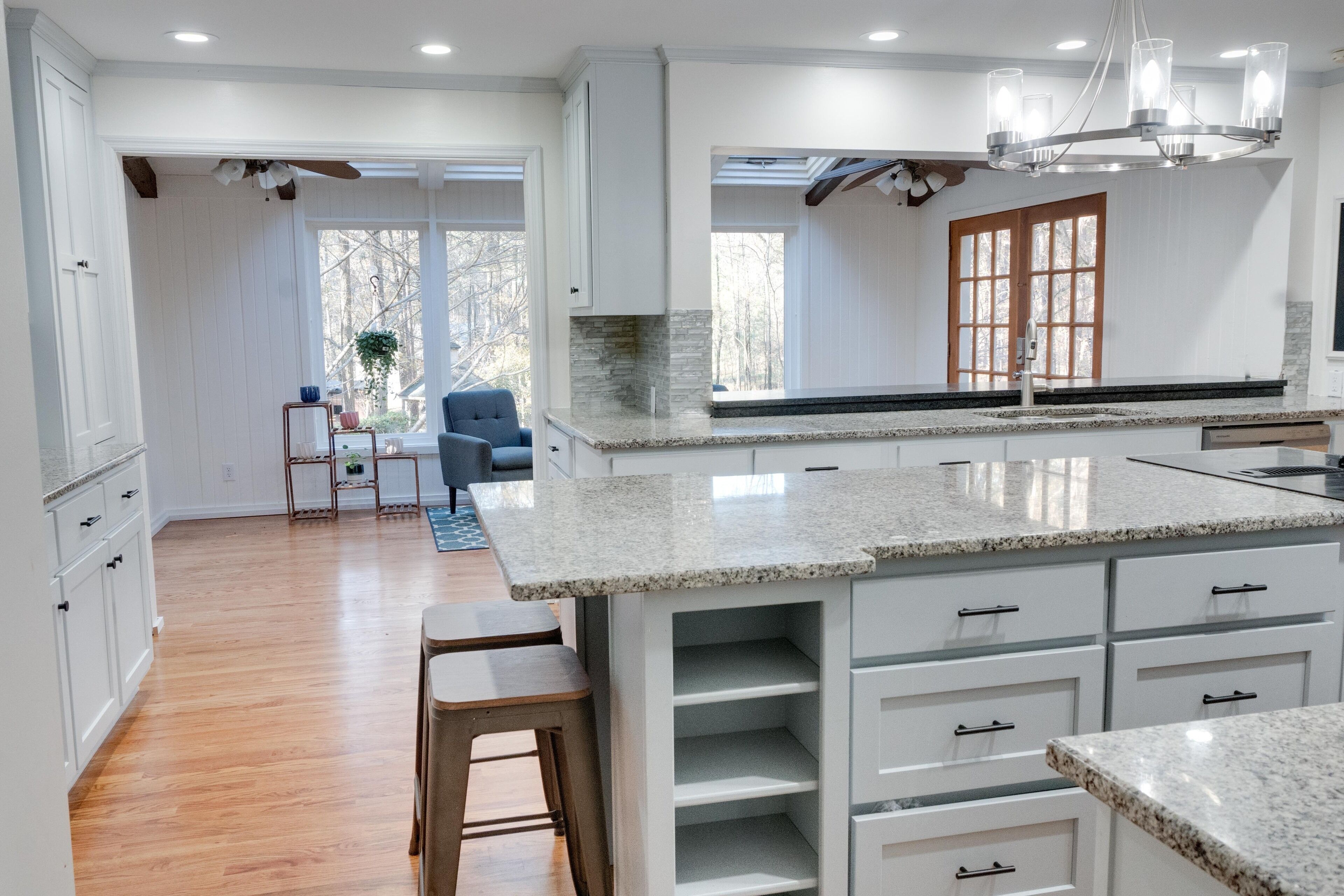 ثلاجة، ميكروويف، فرن، موقد طهي مسطح