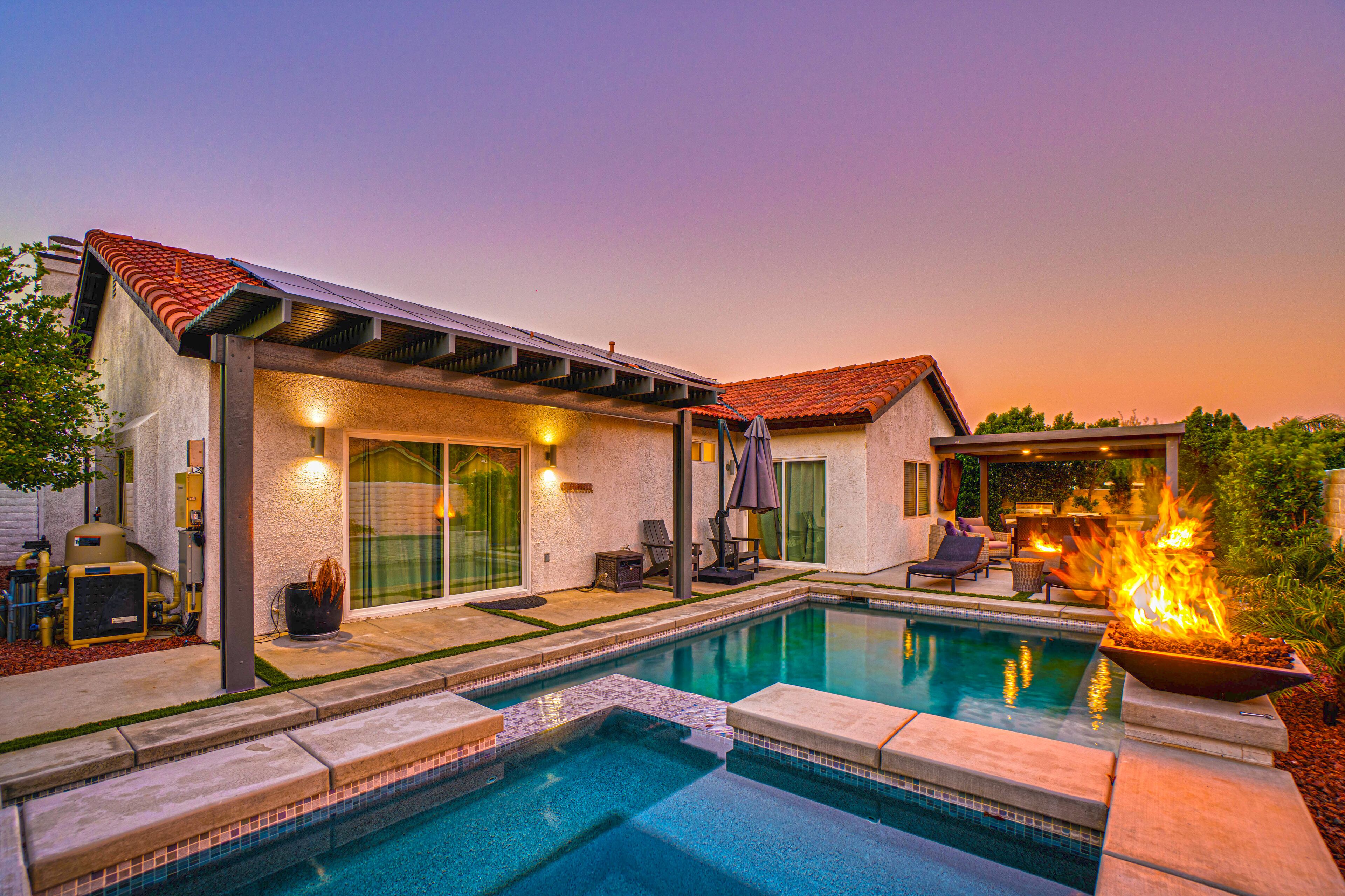 Palm Oasis: New Reno with Pool