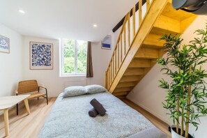 1 bedroom, iron/ironing board, WiFi, bed sheets - The Buisset cozy 4-person apartment in La Mulatière. (La Mulatière)