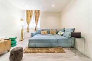 TV - Saint-Nizier – Accommodation for two people near Cordeliers (Lyon)