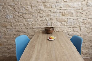 Dining - Duplex with exposed stone –Heart of Lyon 3rd arrondissement, near Part-Dieu (Lyon)