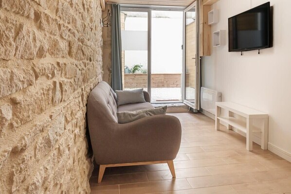 TV - Duplex with exposed stone –Heart of Lyon 3rd arrondissement, near Part-Dieu (Lyon)